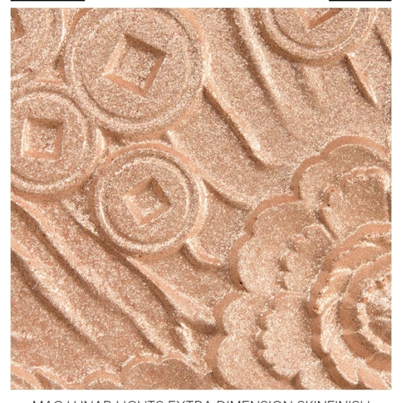 MAC Cosmetics Extra Dimension Skinfinish in Lunar Lights - Picture 3 of 7